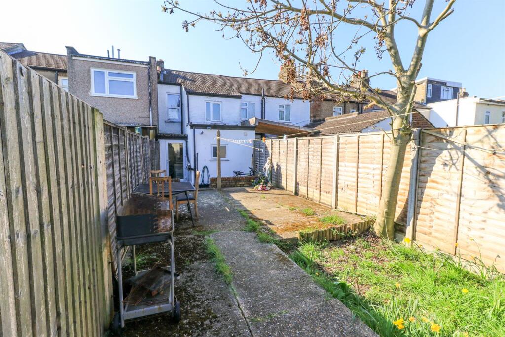 64 Totteridge Road-10.jpg