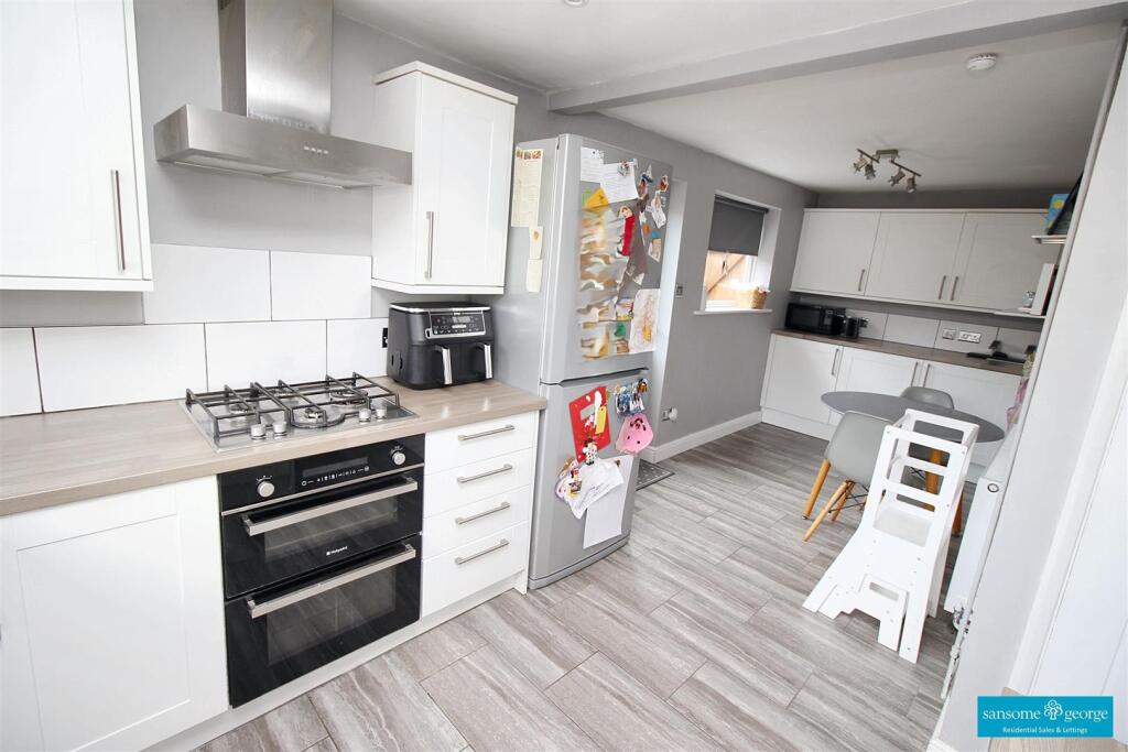 Kitchen/Breakfast Room