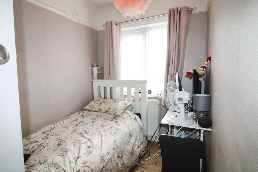 Bedroom 3.JPG