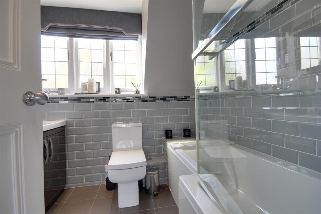 En-suite Bathroom
