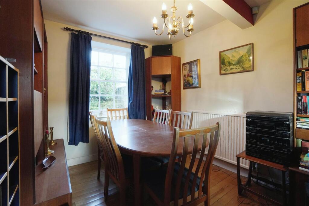 Dining Lounge