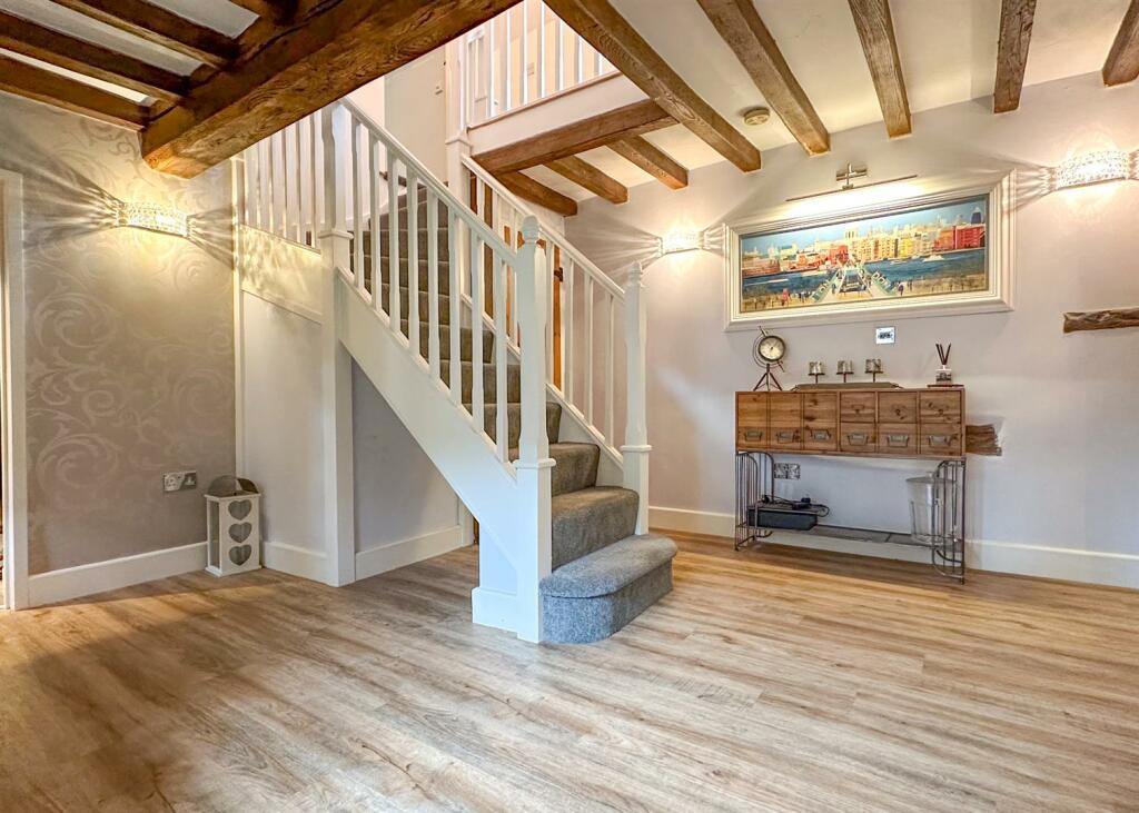 GRAND STAIRCASE