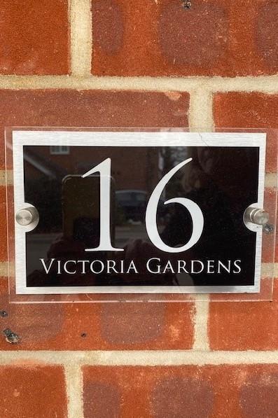 16 Victoria Gardens house sign.jpg