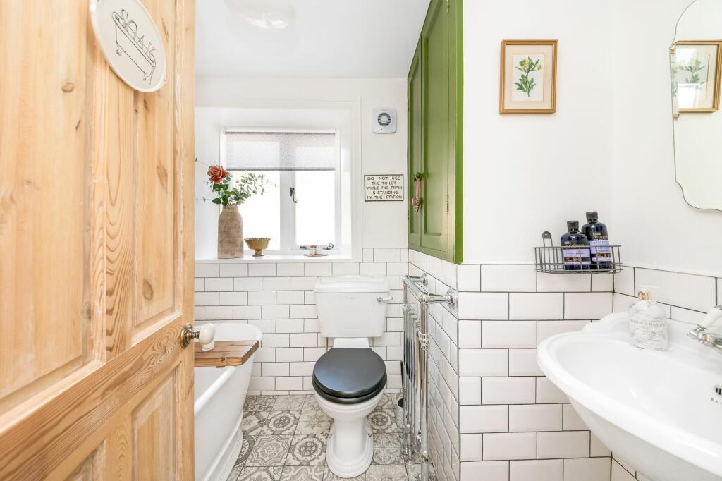 HOUSE BATHROOM