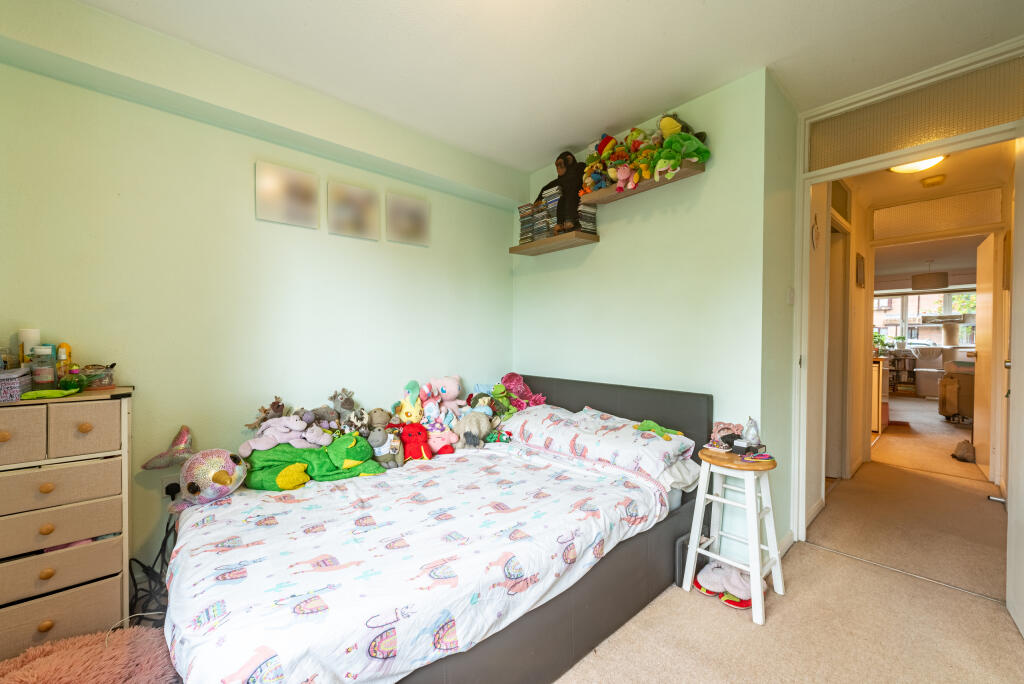 10StMichaelsClose-3
