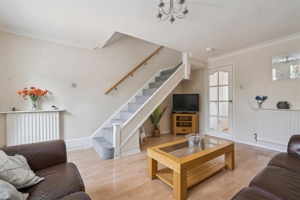 147 Sutton Common Road reception 3.jpg