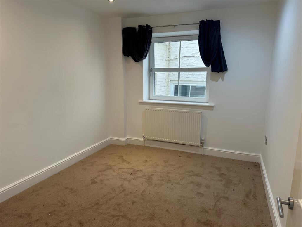 Master Bedroom.jpg