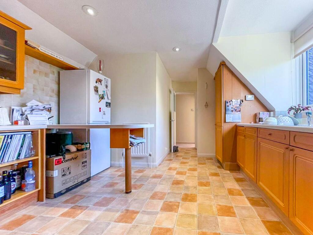 5 sea view kitchen 2