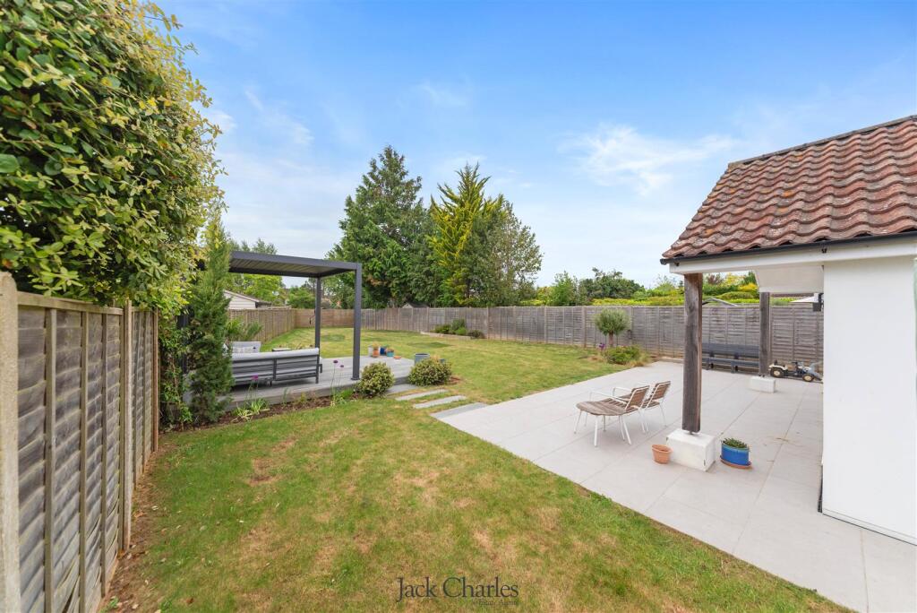 28 Barchester Way-39.jpg