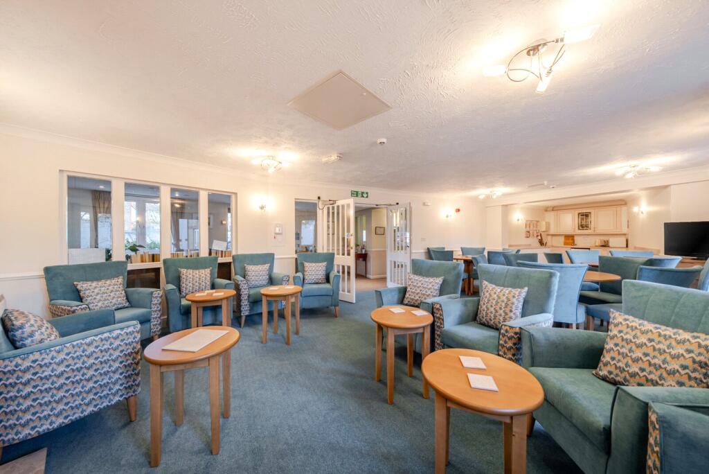 Mervyn Road, Shepperton, TW17