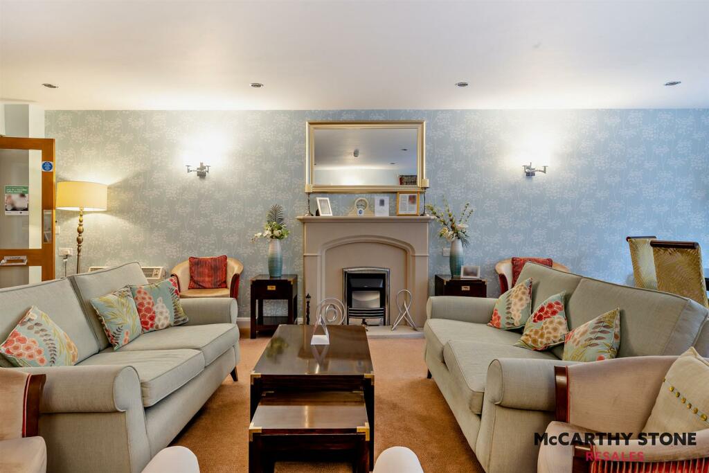 Homeowners Lounge