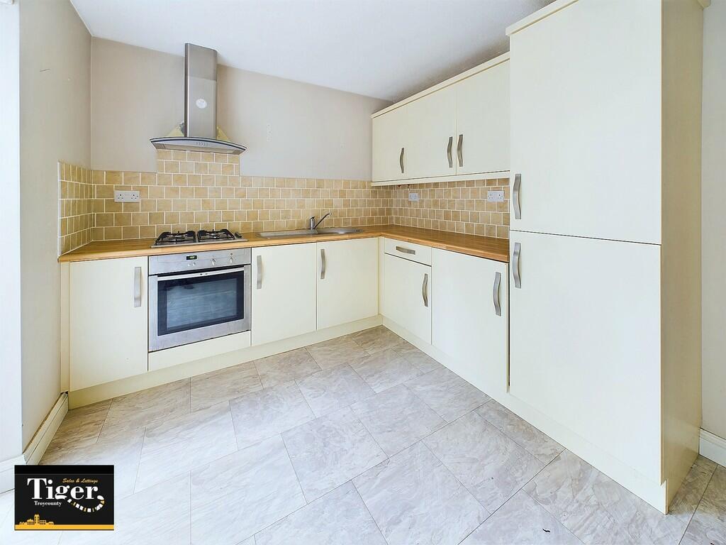 CAM02176G0-PR0405...