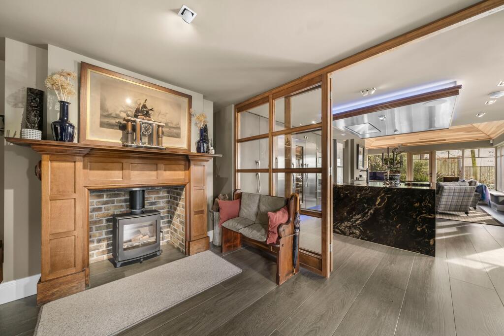 Entrance Hall to Kitchen