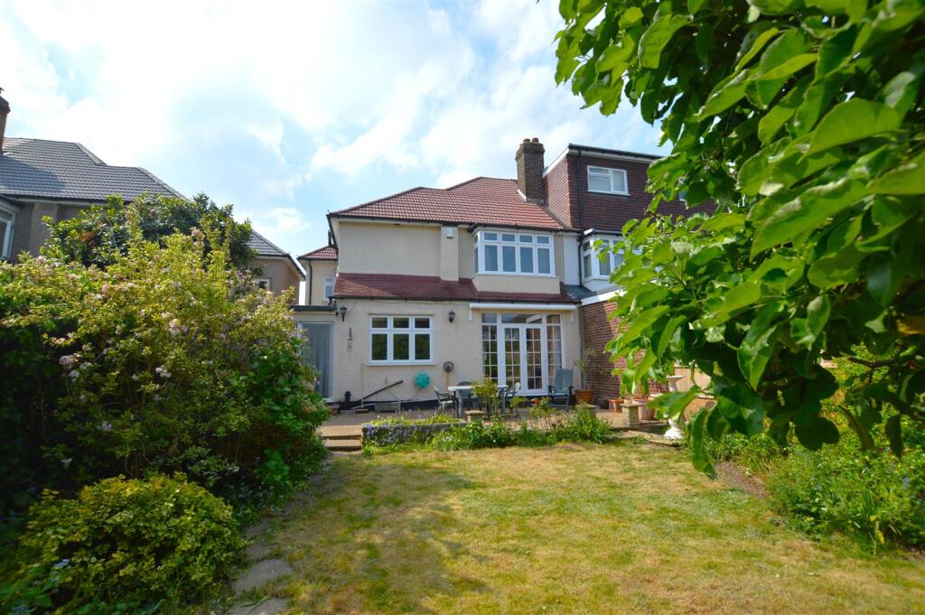 33 Strathearn Avenue rear view.JPG