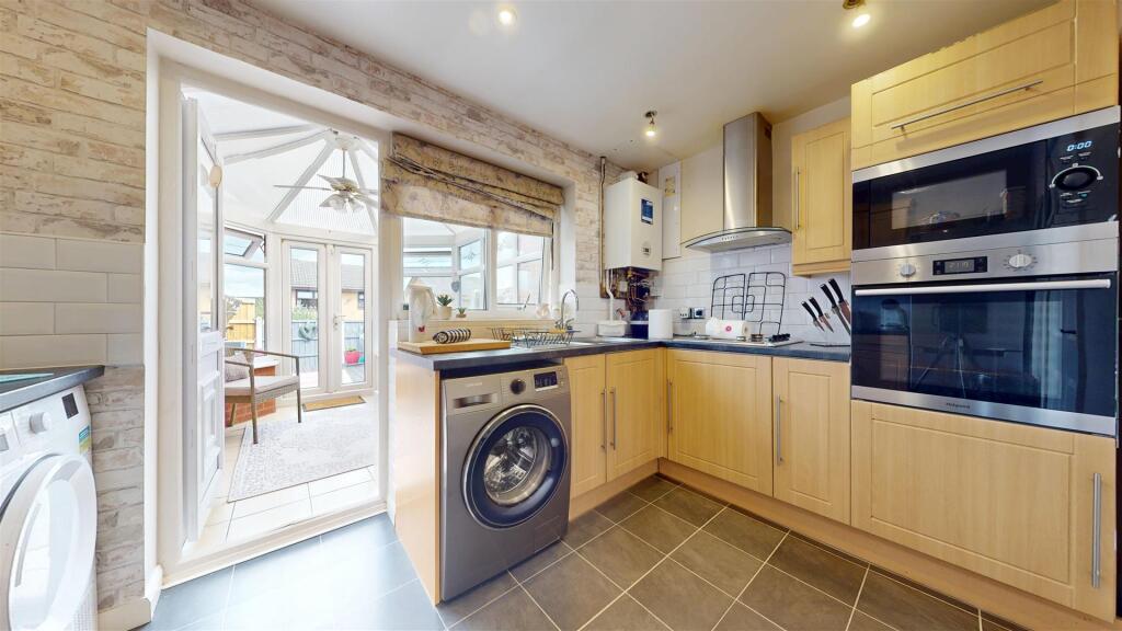 Hopkins Close Kitchen