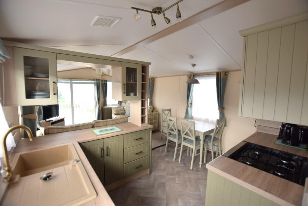 Kitchen diner