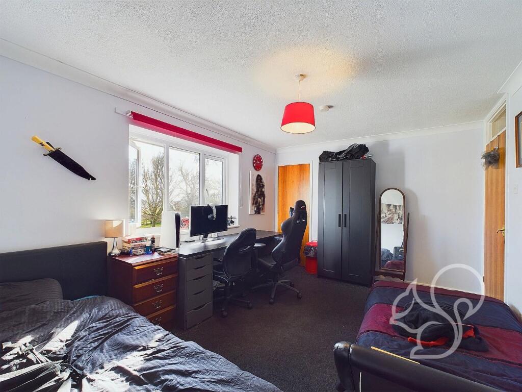 CAM01659G0-PR0330-STILL015.jpg