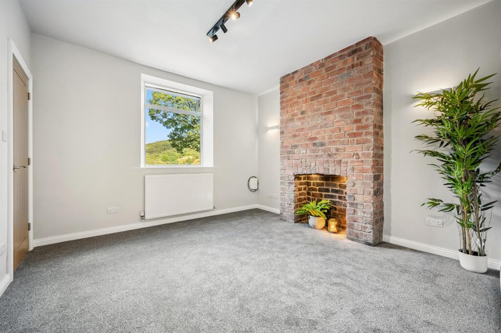 Saxton Mee Yard Head Cottage 0009.jpg