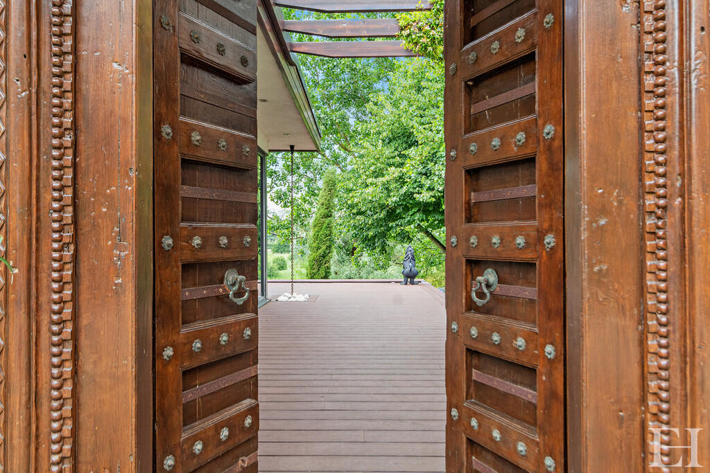 8605532-exteriorW...