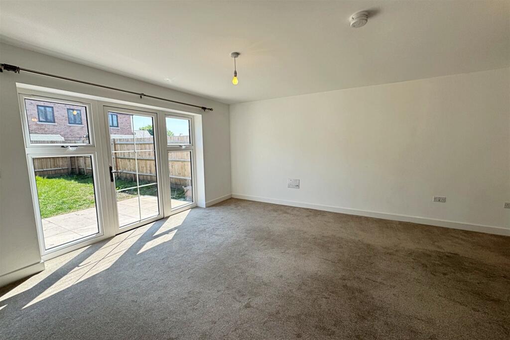Sitting/Dining Room