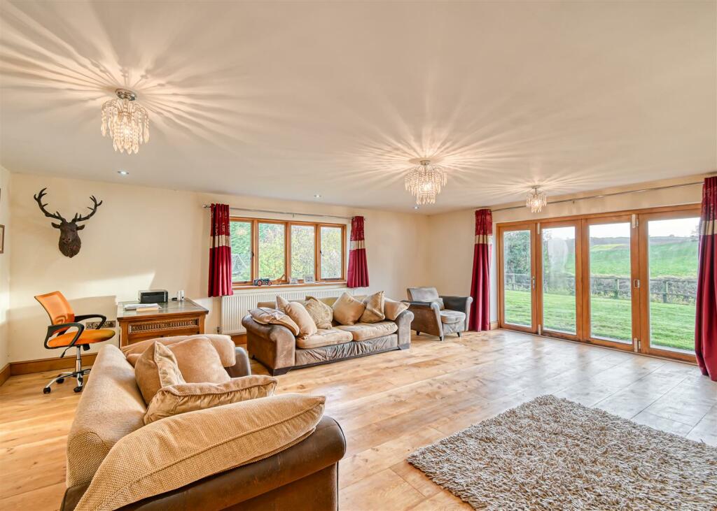 Riverside Bungalow-18.jpg