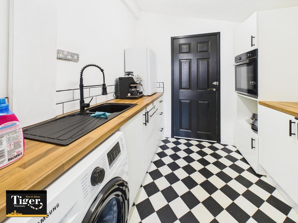 CAM02176G0-PR0518...