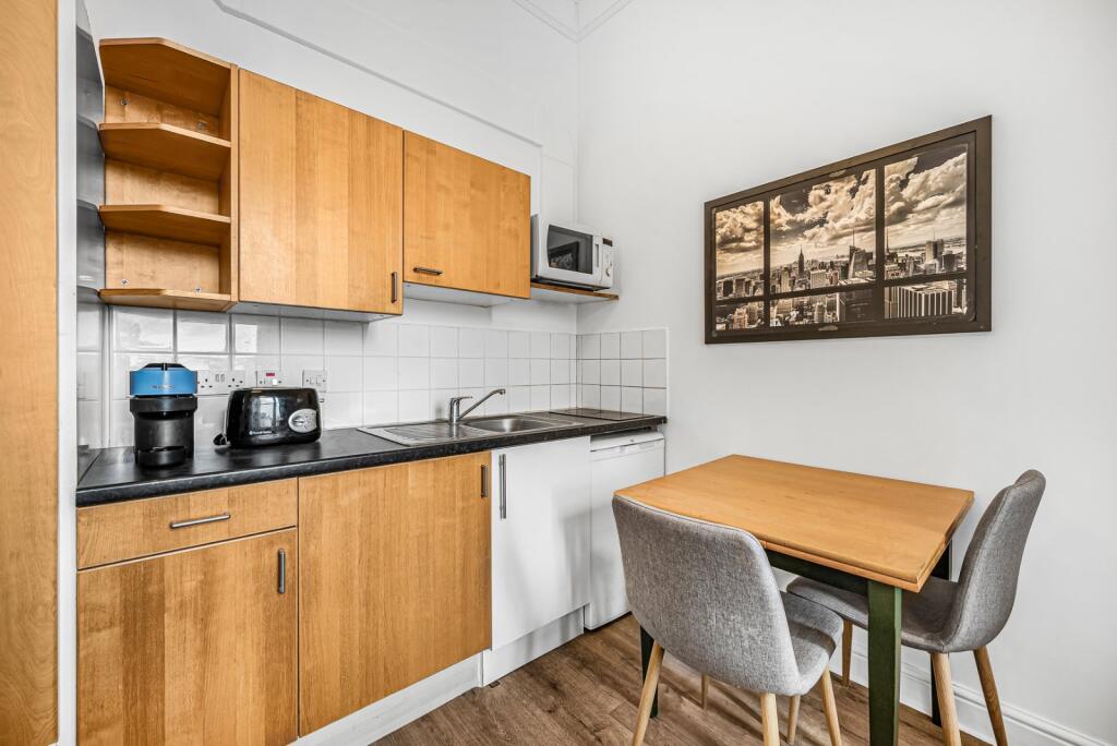 Lancaster Gate, Lancaster Gate, London, W2