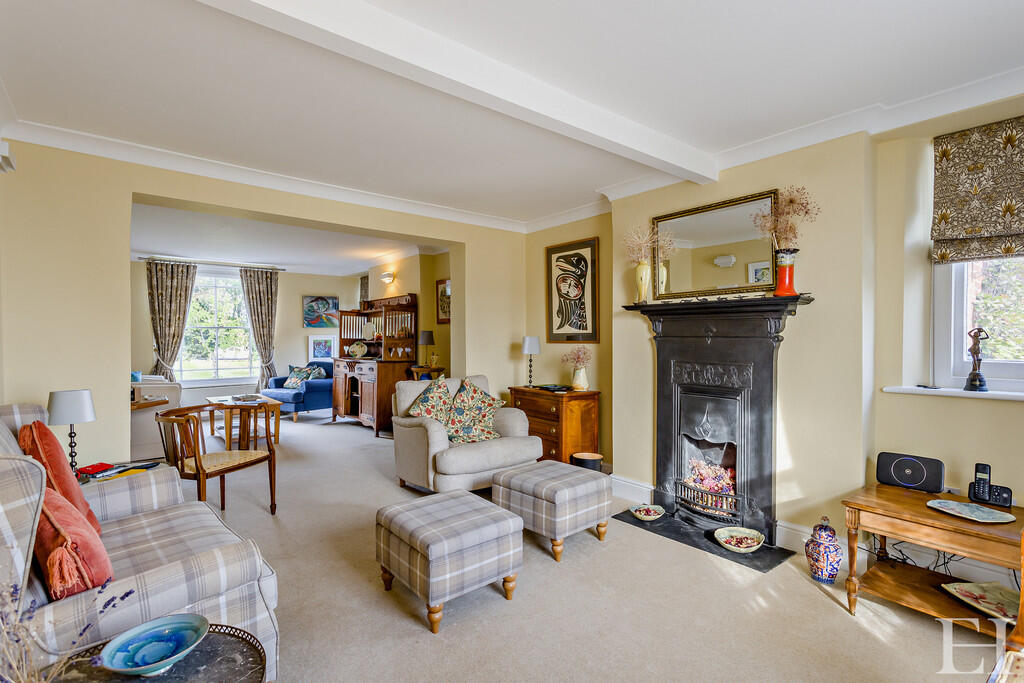 8646670-interiorW...