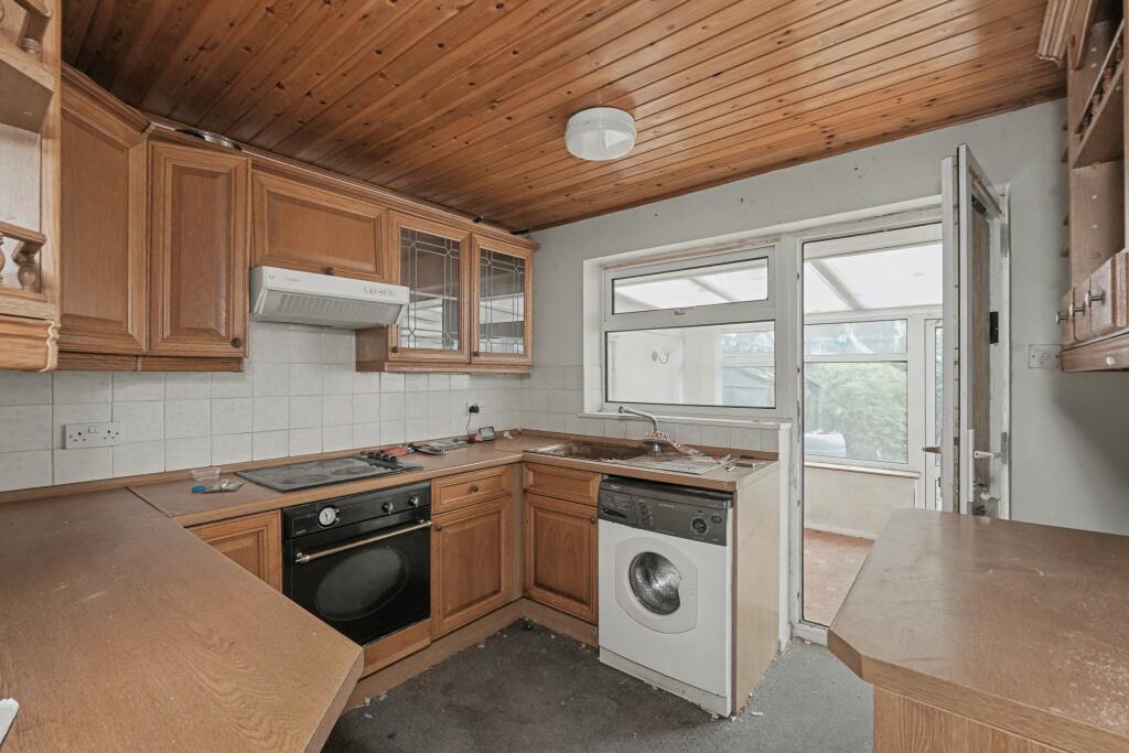 15 Coniston Road, Folkestone, Kent, CT19 5JG