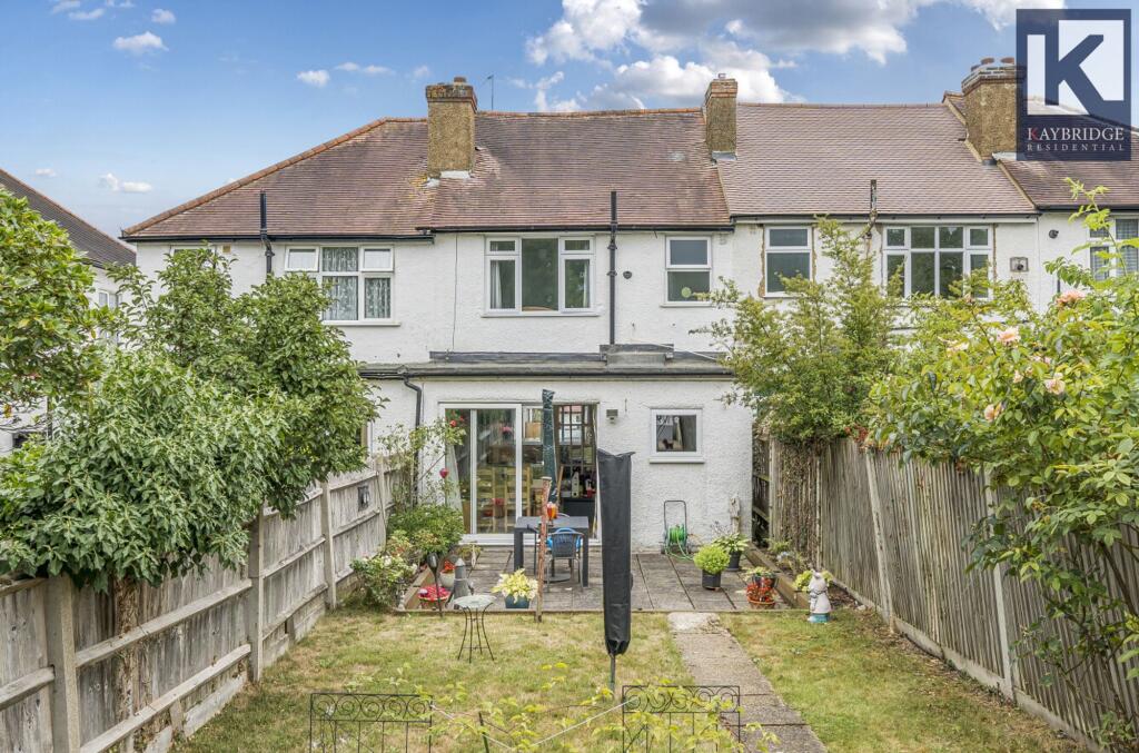 Worcester Park - KT4 8XZ