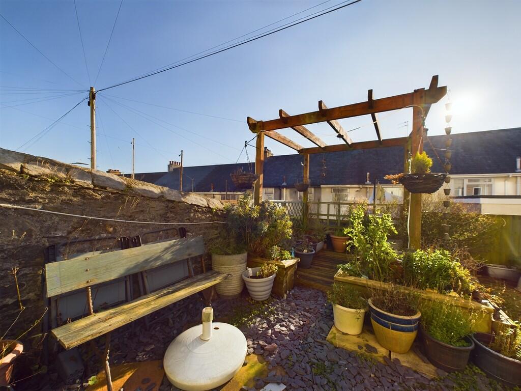 CAM03974G0-PR0090...