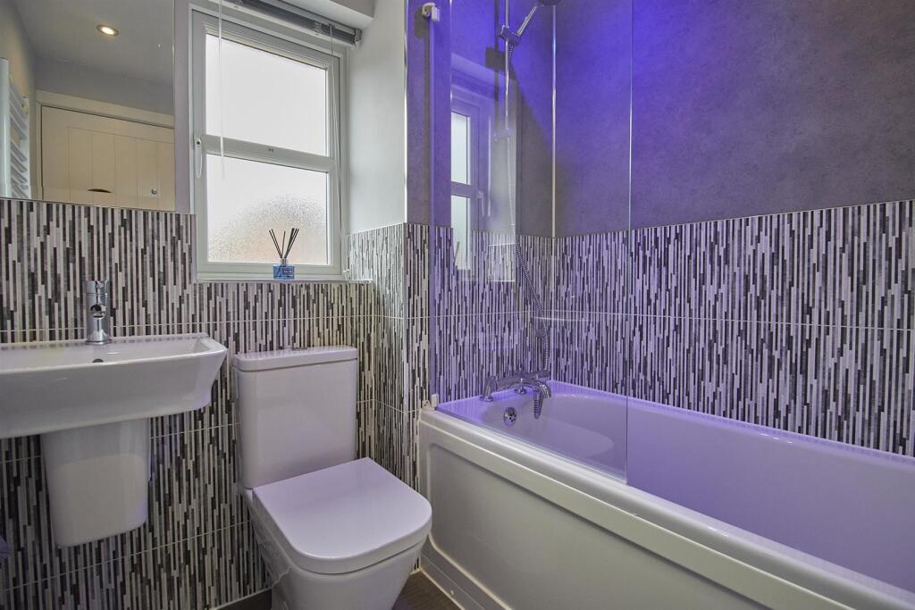 hollywell fields  13.jpg