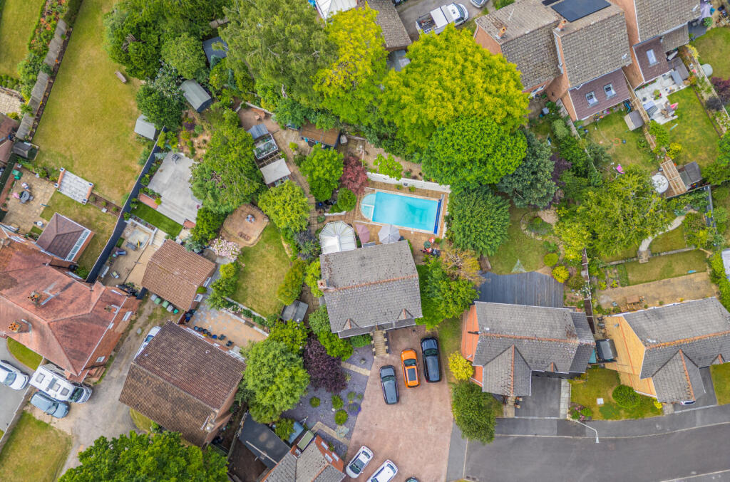 1309345-3-68558b3...