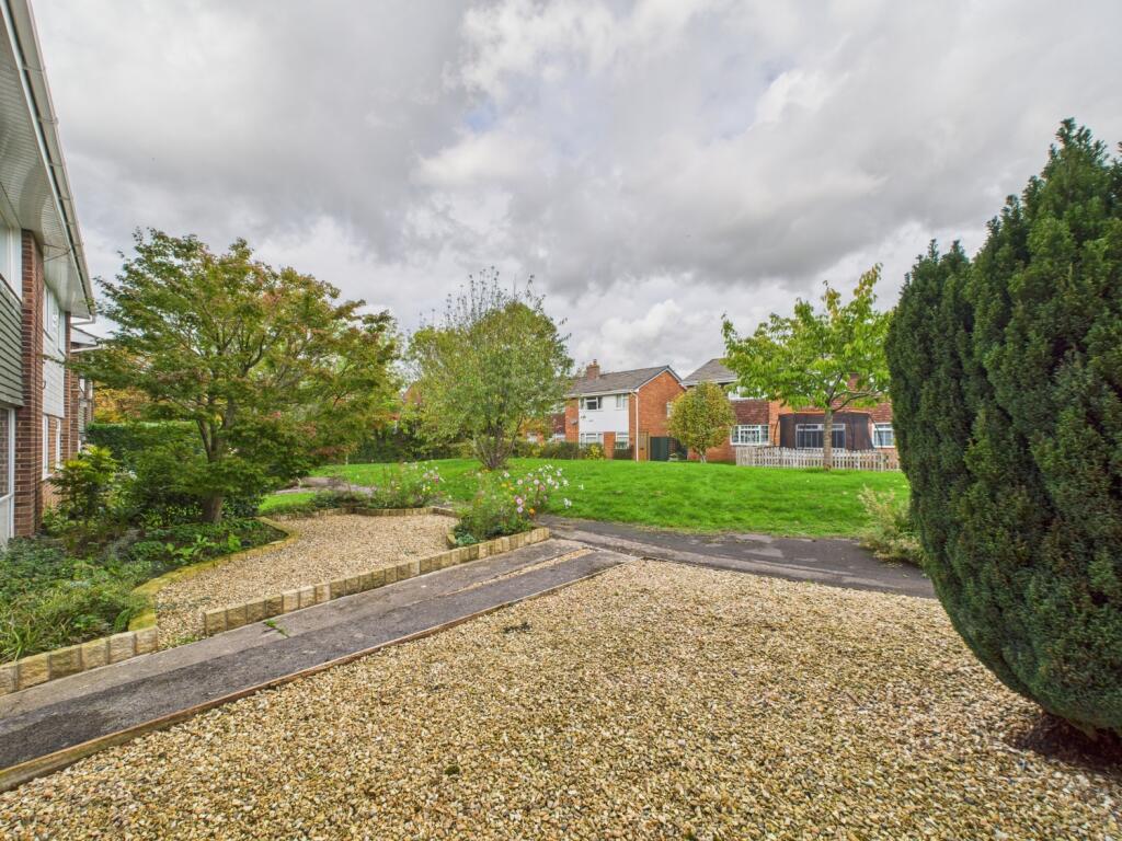 CAM02023G0-PR0177-STILL029