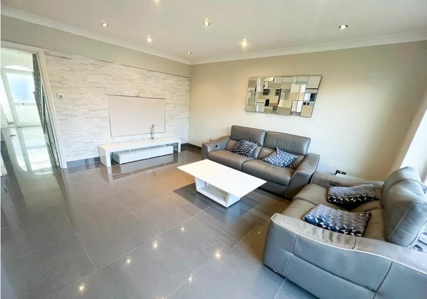 Bi folding doors leading out to garden from lounge