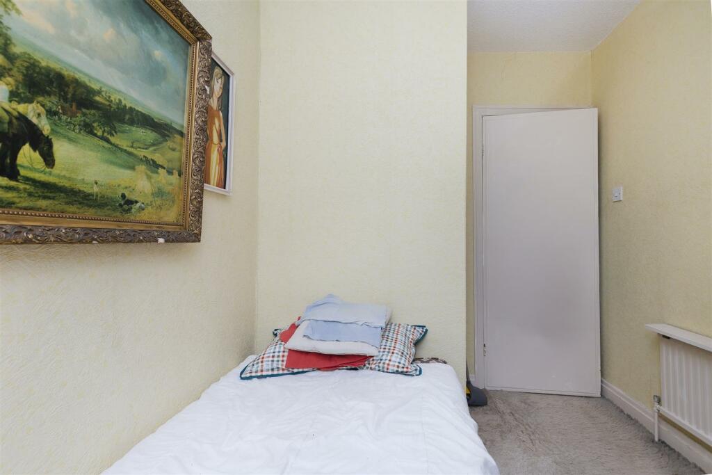 Bramleys Estate Agents - Exley Lane - Halifax (28)