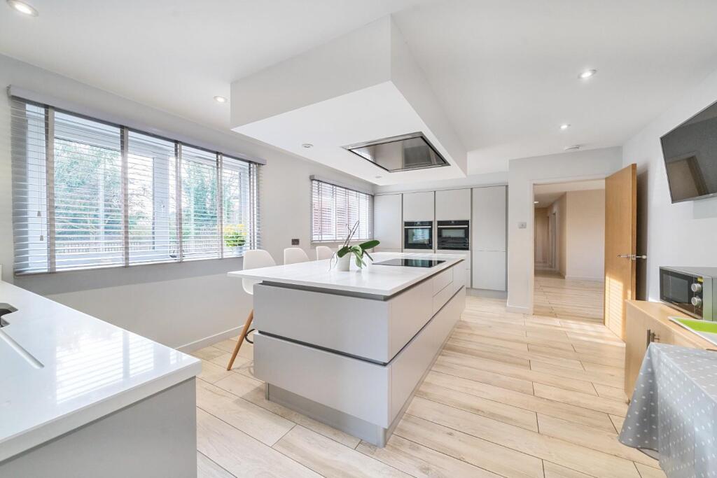 KITCHEN BREAKFAST ROOM.jpg