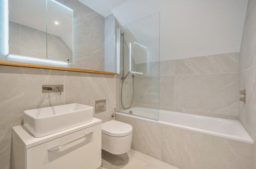 1315346-11-685ab0...