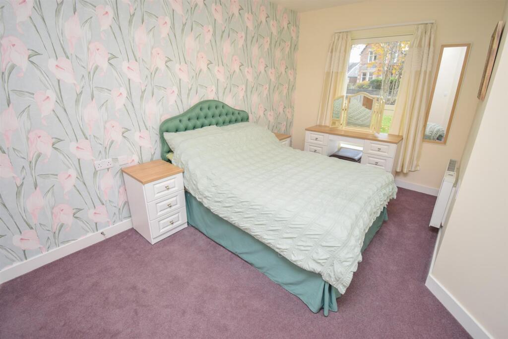 BEDROOM (2).jpg