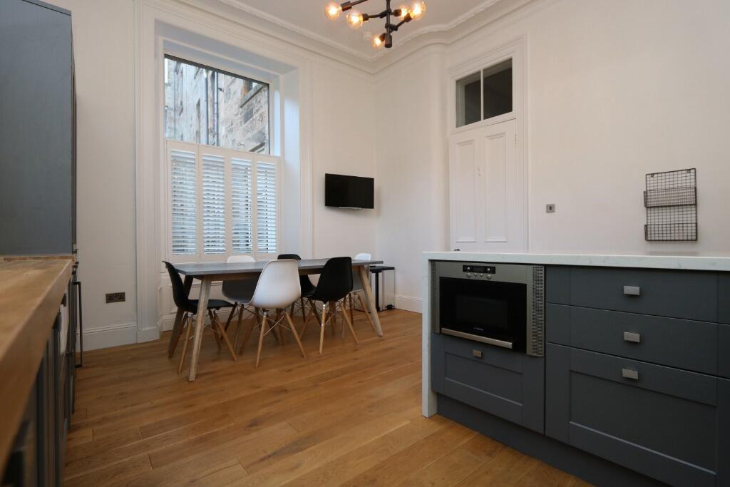 10_16699772755204.JP