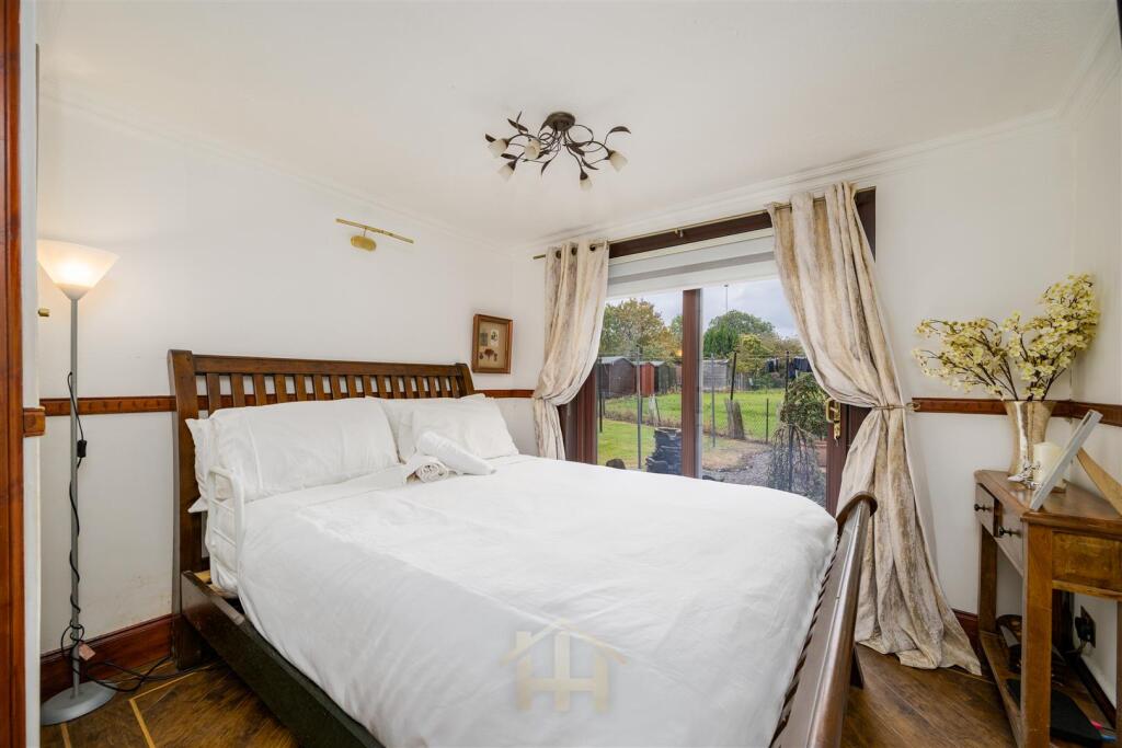 Z92_3399-Edit-Edit (1).jpg