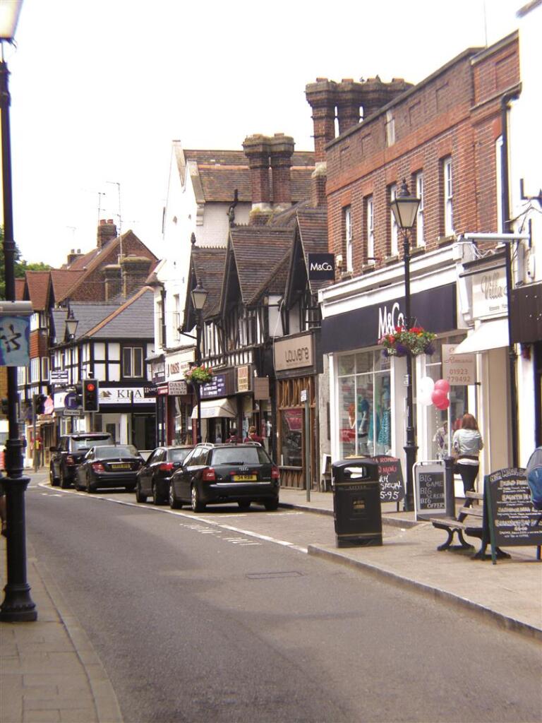 Rickmasworth High Street.jpg