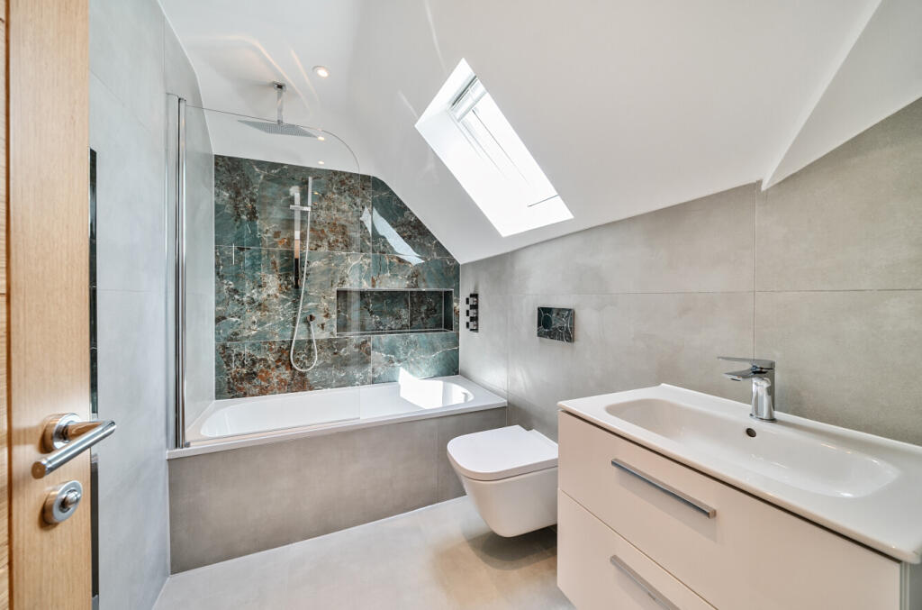 1314691-6-6859aee...