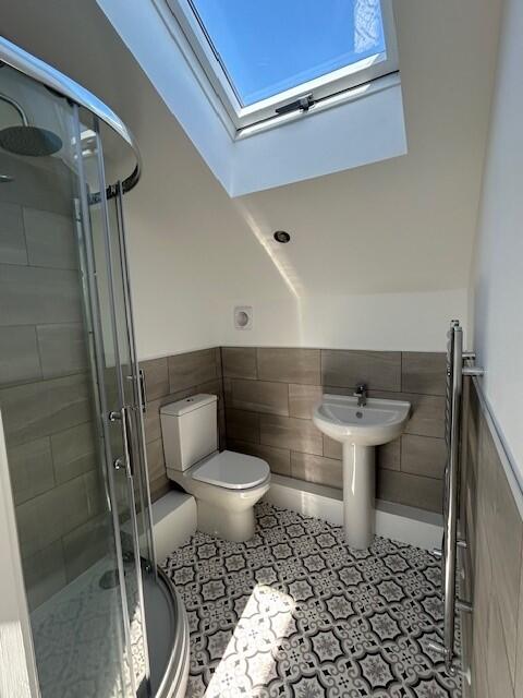 EN SUITE 