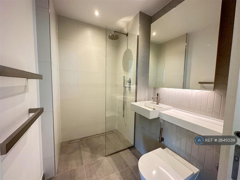 Ensuite (Master Bedroom)