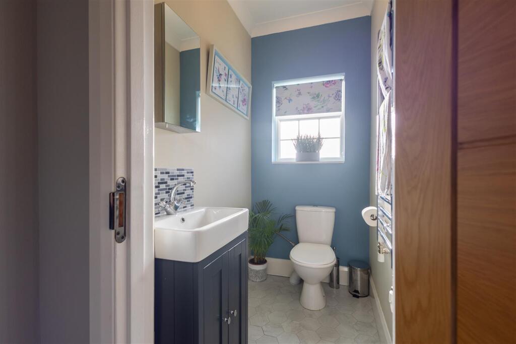 GUEST WC
