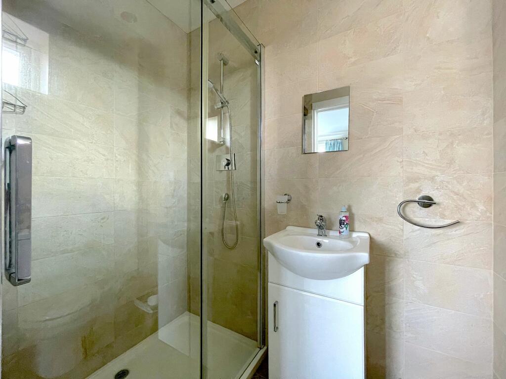 En-Suite One (1)