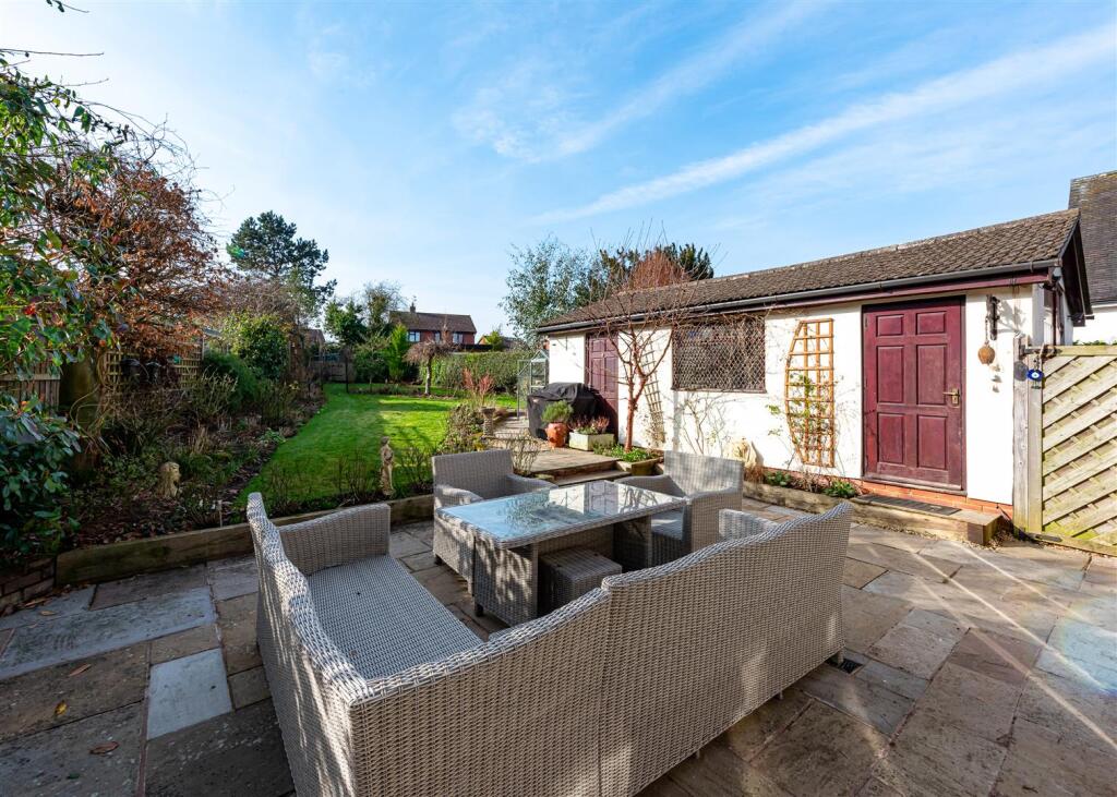 75 Birches Road-garden1.jpg