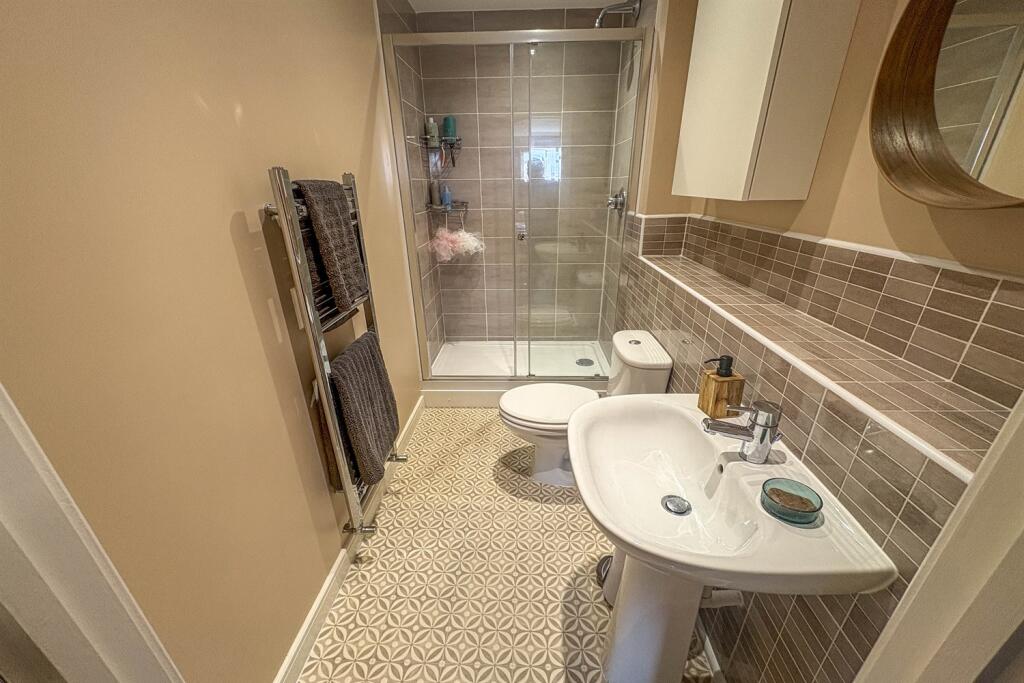 En Suite Shower Room