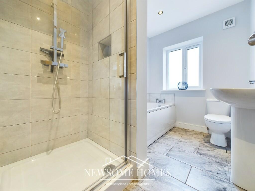 Bath/ Shower Room